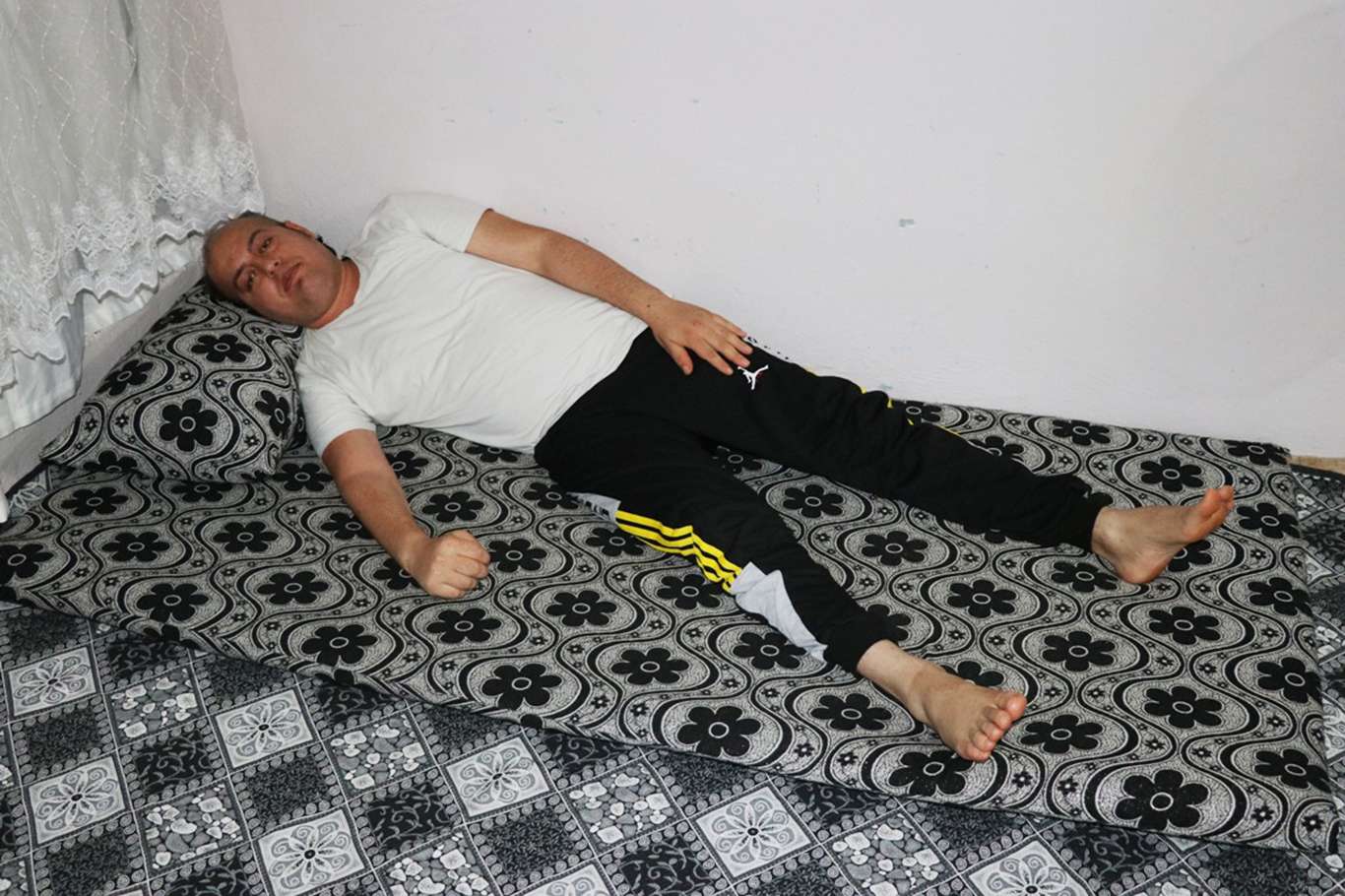 Beyin tümörü nedeniyle acil ameliyat olması gereken genç yardım bekliyor